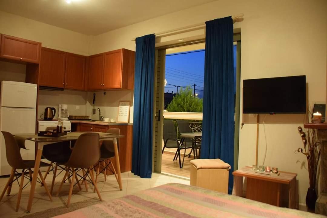 Theoni'S Apartments غزيلوكاسترون المظهر الخارجي الصورة